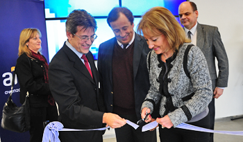 Autoridades en inauguración de tienda de Antel en La Unión, Montevideo
