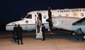 El presidente Tabaré Vázquez y la comitiva oficial arribaron al aeropuerto Ángel S. Adami, de Melilla, Montevideo