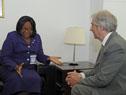 Encuentro entre Vázquez y la directora de la Organización Panamericana de la Salud, Carissa Etienne
