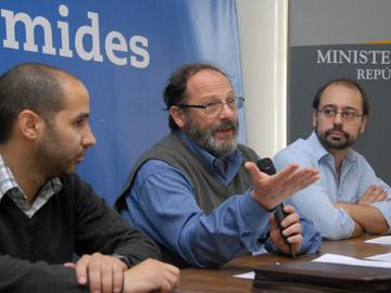 Autoridades del MIDES en conferencia