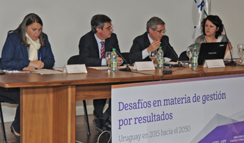 Director de la Oficina de Planeamiento y Prepuesto, Álvaro García, y el subdirector Martín Dibarboure