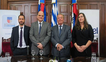 Autoridades de Antel en firma de convenio con Intendencia de Colonia Autoridades de Antel en firma de convenio con Intendencia de Colonia