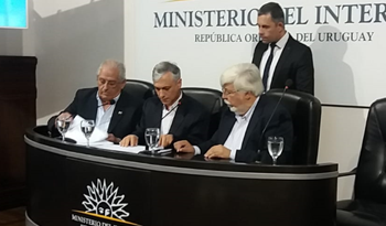 Firma del convenio entre el Ministerio del Interior y la Delegación de Uruguay de la Comisión de Salto Grande