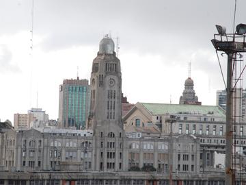Edificio de la Dirección Nacional de Aduanas