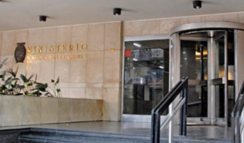 Cancillería, fachada por calle Colonia