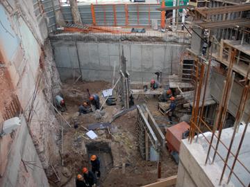 Obreros de la construcción trabajando Obreros de la construcción trabajando
