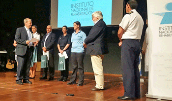 El Ministro del Interior, Eduardo Bonomi, y el equipo del Instituto Nacional de Rehabilitación