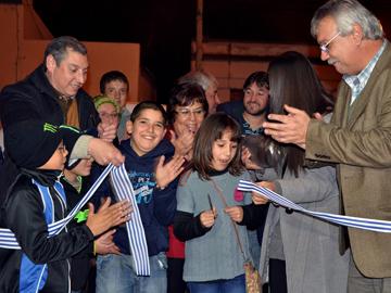 Ministro Enrique Pintado en la inauguración del centro comunal