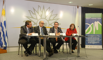 Autoridades nacionales y departamentales en la Sala de Prensa de la Torre Ejecutiva