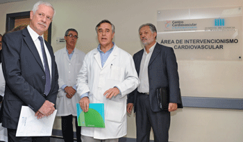 Basso durante visita al IMAE cardiológico del Hospital de Clínicas