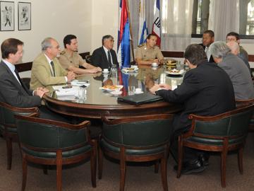 Autoridades reunidas