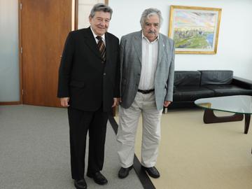 José Mujica con el canciller de Perú