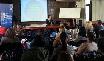Clase de capacitación en Flacso