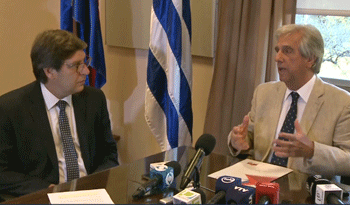 Javier Miranda y Tabaré Vázquez en conferencia de prensa