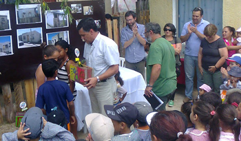 Vecinos del barrio La Humedad de Rivera