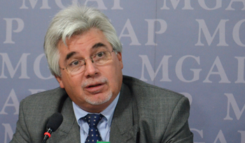 Ministro de Ganadería, Agricultura y Pesca, Tabaré Aguerre, en conferencia de prensa Ministro de Ganadería, Agricultura y Pesca, Tabaré Aguerre, en conferencia de prensa