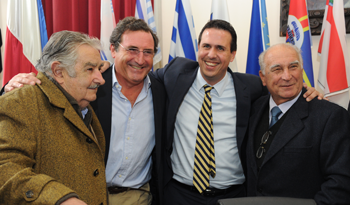 José Mujica, Armando Castaingdebat, Diego Cánepa y Artigas Barrios comparten un alto del Congreso de Intendentes