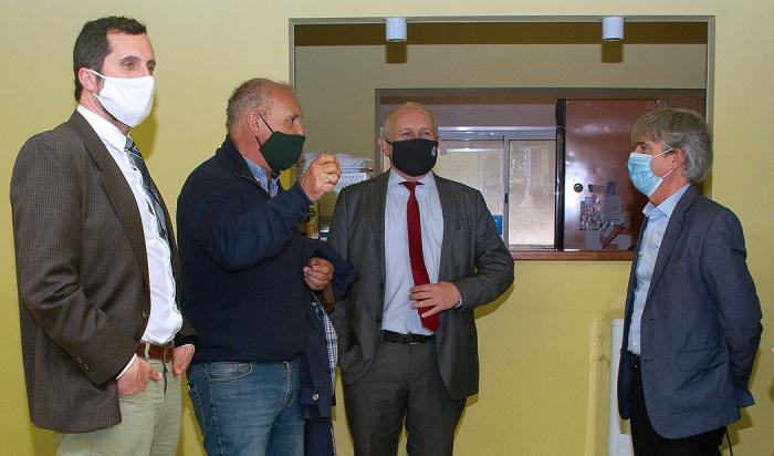 Gonzalo Baroni, Richard Read y Pablo da Silveira, en centro Abayubá