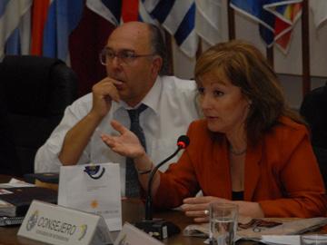 Carolin Cosse, presidenta de ANTEL; Marcos Carámbula, intendente de Canelones