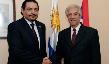 Presidente Tabaré Vázquez con embajador del Estado de Qatar, Mohammed Hassen Al-Jabir
