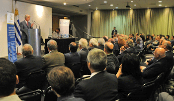 Presidente Tabaré Vázquez en la Academia Nacional de Economía