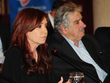 Presidentes Cristina Fernández y José Mujica. Foto de archivo.