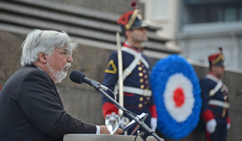Ministro Bonomi en el 184 aniversario de la Policía nacional