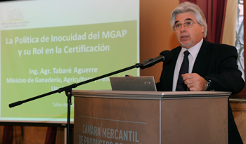 Ministro de Ganadería, Agricultura y Pesca, Tabaré Aguerre en taller sobre defensa alimentaria