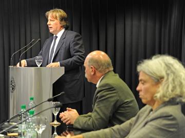 Ministro de Economía y Finanzas, Fernando Lorenzo