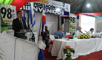 El director de la OPP, Álvaro García, brindó la conferencia "Competitividad y Desarrollo" en Artigas
