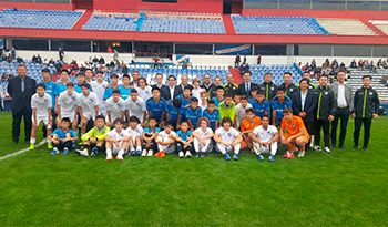 Delegación y jugadores provenientes de China en el Parque Central, Montevideo