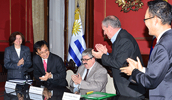 Firma del convenio sober seguridad social entre Uruguay y Corea del Sur