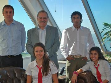 Ministro Rocardo Ehrlich con estudiantes