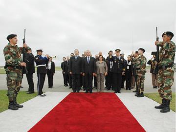 Llegada del Presidente libanés, Michel Sleiman, a Uruguay