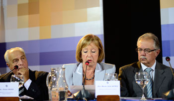 Ministra de Educación y Cultura, María Julia Muñoz