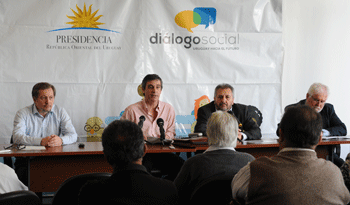 Álvaro García en apertura de la Mesa 2 del Diálogo Social