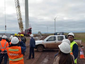 Visita de autoridades a Parque Eólico Peralta