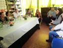 Edith Moraes, subsecretaria del MEC, mantiene reuniones con vecinos en La Teja