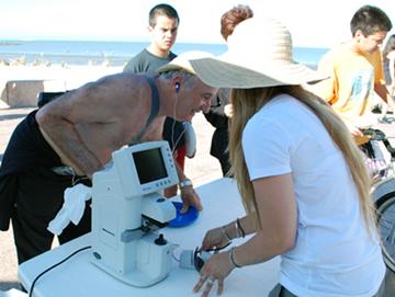 Enfermera en la playa