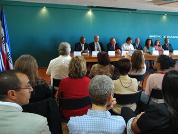 Asunción de miembros de la Comisión contra el Racismo, la Xenofobia y toda otra forma de Discriminación
