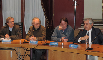 Autoridades en el Paraninfo de la Universidad de la República