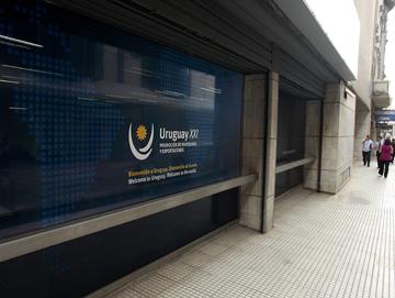 Logo de Uruguay XXI