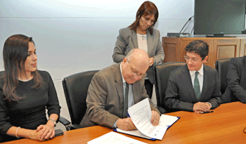 Firma de acuerdo entre Agesic y Secretaría de la Función Pública de México
