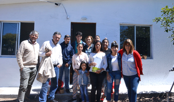 Entrega de viviendas del Plan Juntos