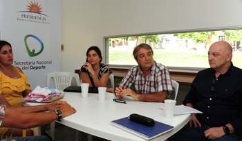 Fernando Cáceres con organizaciones sociales de Durazno