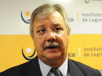 Ministro de Transporte y Obras Púbicas Enrique Pintado