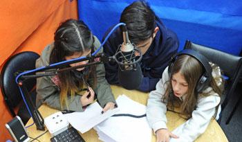 Integrantes del equipo de radio del liceo Nº1 de San Carlos