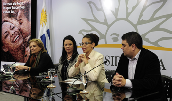 Autoridades en presentación del concierto de la Orquesta Juvenil del SODRE