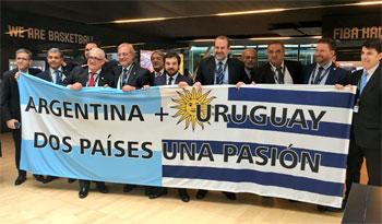 Representantes uruguayos y argentinos
