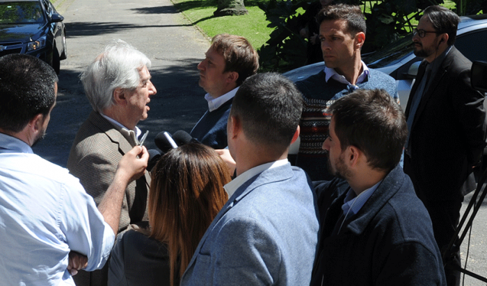 Tabaré Vázquez con los medios de comunicación